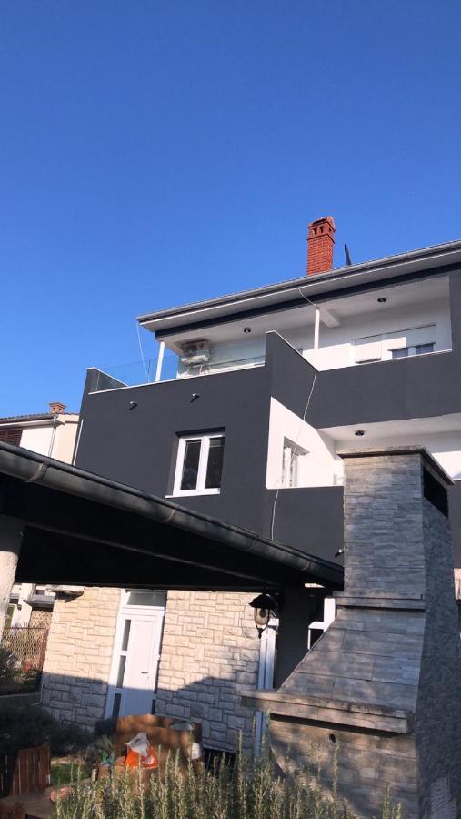 Apartment Deni Pula Zewnętrze zdjęcie